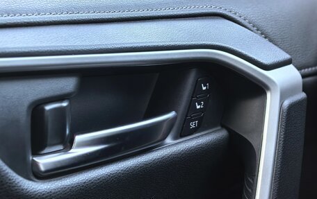 Toyota RAV4, 2021 год, 3 450 000 рублей, 31 фотография