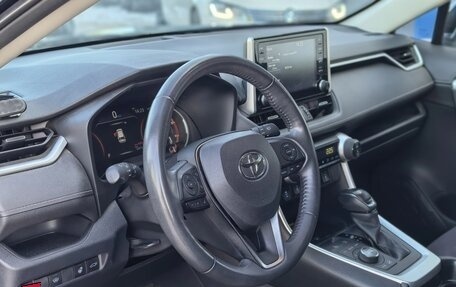 Toyota RAV4, 2021 год, 3 450 000 рублей, 24 фотография