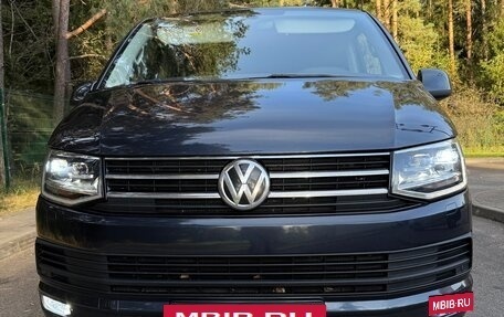 Volkswagen Multivan T6 рестайлинг, 2018 год, 3 500 000 рублей, 5 фотография