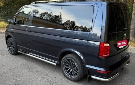 Volkswagen Multivan T6 рестайлинг, 2018 год, 3 500 000 рублей, 9 фотография