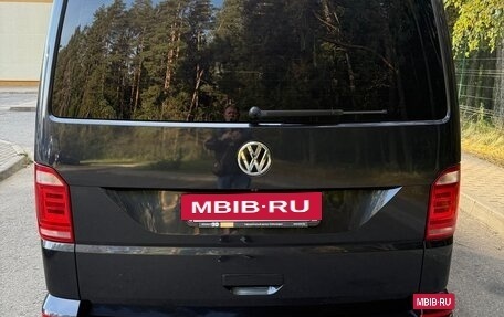 Volkswagen Multivan T6 рестайлинг, 2018 год, 3 500 000 рублей, 10 фотография