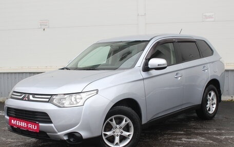 Mitsubishi Outlander III рестайлинг 3, 2012 год, 1 135 000 рублей, 2 фотография