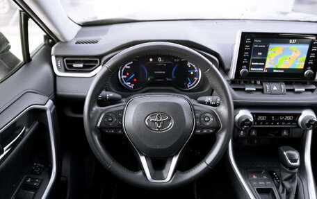 Toyota RAV4, 2021 год, 2 100 000 рублей, 14 фотография