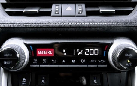 Toyota RAV4, 2021 год, 2 100 000 рублей, 12 фотография