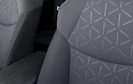 Toyota RAV4, 2021 год, 2 100 000 рублей, 21 фотография