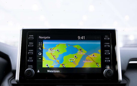 Toyota RAV4, 2021 год, 2 100 000 рублей, 24 фотография