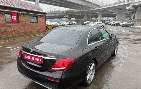 Mercedes-Benz E-Класс, 2019 год, 3 400 000 рублей, 5 фотография