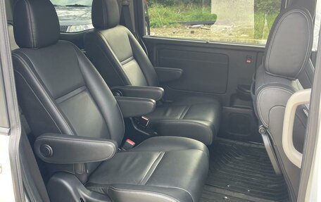 Honda Stepwgn IV, 2017 год, 2 499 999 рублей, 5 фотография