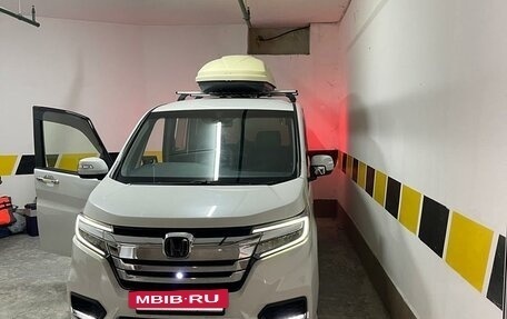 Honda Stepwgn IV, 2017 год, 2 499 999 рублей, 10 фотография