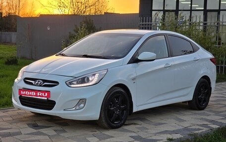 Hyundai Solaris II рестайлинг, 2015 год, 750 000 рублей, 2 фотография