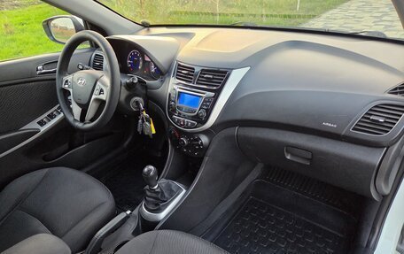 Hyundai Solaris II рестайлинг, 2015 год, 750 000 рублей, 17 фотография