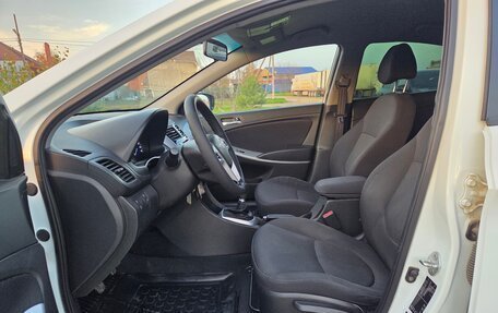 Hyundai Solaris II рестайлинг, 2015 год, 750 000 рублей, 14 фотография