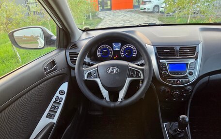 Hyundai Solaris II рестайлинг, 2015 год, 750 000 рублей, 19 фотография