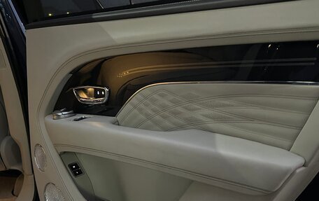 Bentley Bentayga I, 2023 год, 33 500 000 рублей, 7 фотография