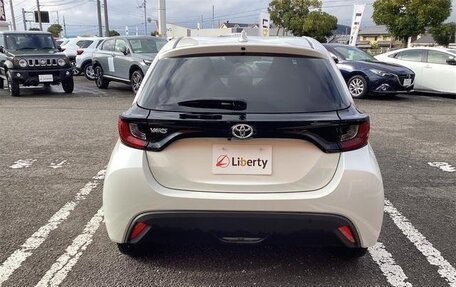 Toyota Yaris, 2022 год, 840 121 рублей, 5 фотография