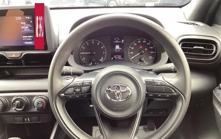 Toyota Yaris, 2022 год, 840 121 рублей, 4 фотография