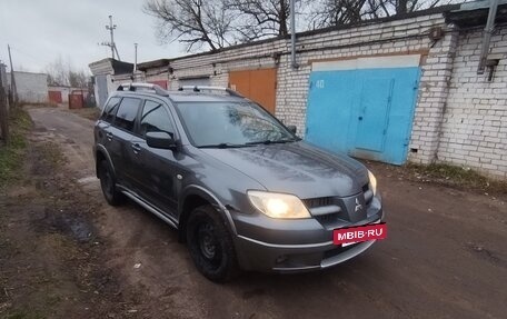 Mitsubishi Outlander III рестайлинг 3, 2006 год, 580 000 рублей, 4 фотография