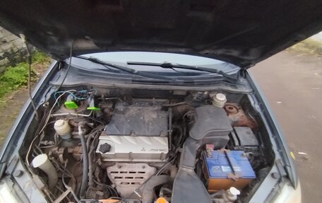 Mitsubishi Outlander III рестайлинг 3, 2006 год, 580 000 рублей, 17 фотография