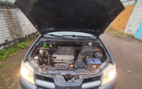 Mitsubishi Outlander III рестайлинг 3, 2006 год, 580 000 рублей, 18 фотография