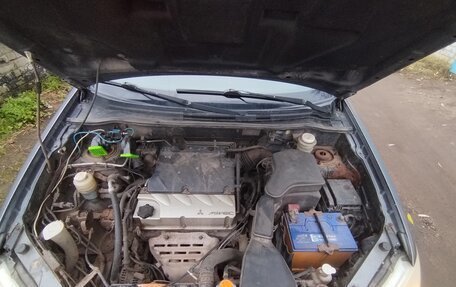 Mitsubishi Outlander III рестайлинг 3, 2006 год, 580 000 рублей, 16 фотография