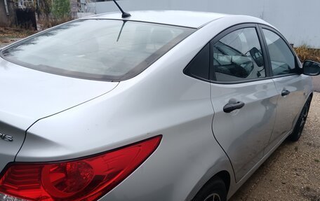 Hyundai Solaris II рестайлинг, 2014 год, 800 000 рублей, 4 фотография