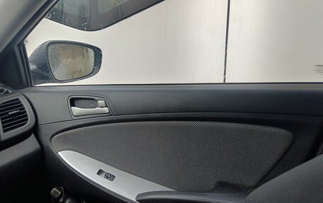 Hyundai Solaris II рестайлинг, 2014 год, 800 000 рублей, 7 фотография