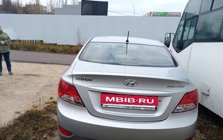 Hyundai Solaris II рестайлинг, 2014 год, 800 000 рублей, 3 фотография