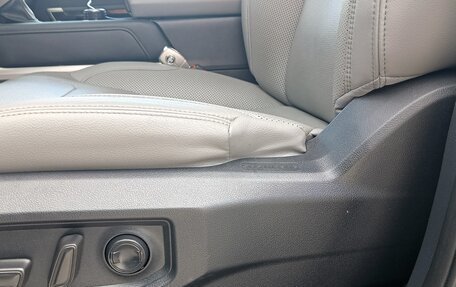 Toyota Tundra, 2022 год, 7 500 000 рублей, 17 фотография