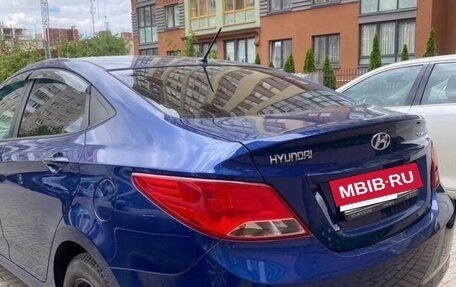 Hyundai Solaris II рестайлинг, 2015 год, 900 000 рублей, 5 фотография