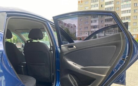 Hyundai Solaris II рестайлинг, 2015 год, 900 000 рублей, 9 фотография