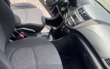 Hyundai Solaris II рестайлинг, 2015 год, 900 000 рублей, 15 фотография