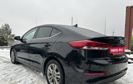 Hyundai Elantra VI рестайлинг, 2017 год, 1 250 000 рублей, 6 фотография