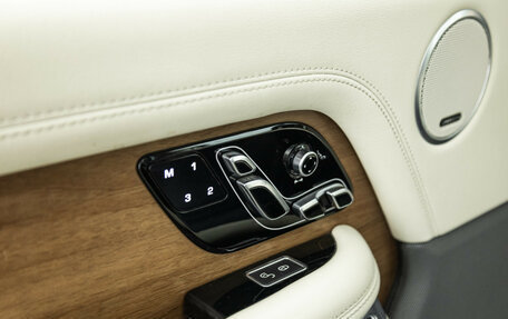 Land Rover Range Rover IV рестайлинг, 2018 год, 4 849 000 рублей, 16 фотография