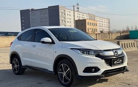 Honda Vezel, 2022 год, 1 900 000 рублей, 3 фотография