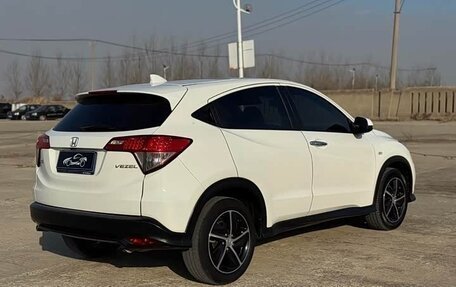 Honda Vezel, 2022 год, 1 900 000 рублей, 10 фотография