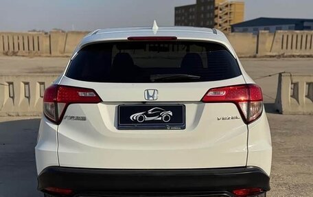 Honda Vezel, 2022 год, 1 900 000 рублей, 11 фотография