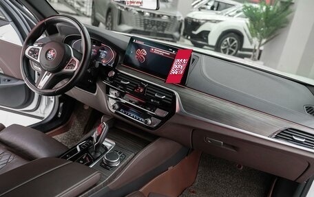 BMW 5 серия, 2021 год, 5 799 000 рублей, 8 фотография