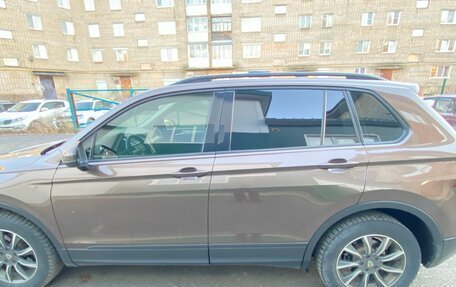 Volkswagen Tiguan II, 2018 год, 2 300 000 рублей, 2 фотография