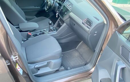 Volkswagen Tiguan II, 2018 год, 2 300 000 рублей, 9 фотография