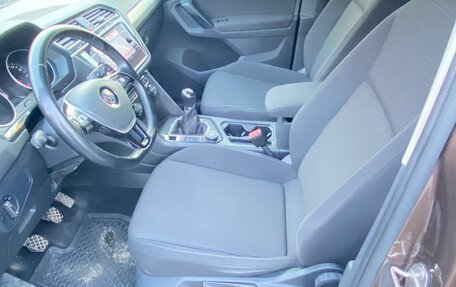 Volkswagen Tiguan II, 2018 год, 2 300 000 рублей, 16 фотография