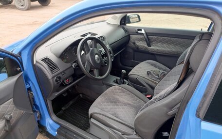 Volkswagen Polo IV рестайлинг, 2001 год, 270 000 рублей, 8 фотография