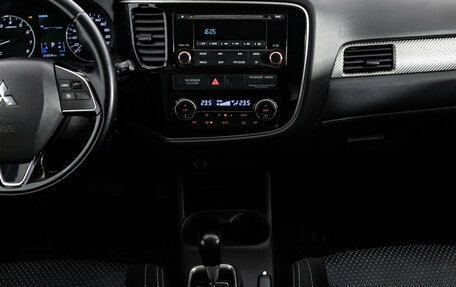 Mitsubishi Outlander III рестайлинг 3, 2016 год, 1 449 000 рублей, 12 фотография