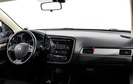 Mitsubishi Outlander III рестайлинг 3, 2016 год, 1 449 000 рублей, 9 фотография