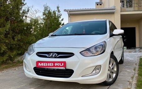 Hyundai Solaris II рестайлинг, 2011 год, 980 000 рублей, 2 фотография
