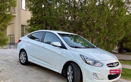 Hyundai Solaris II рестайлинг, 2011 год, 980 000 рублей, 4 фотография