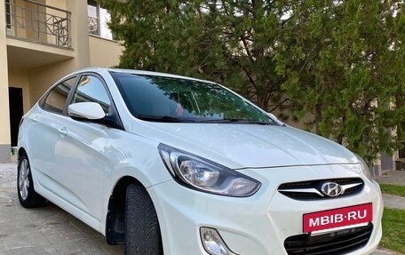 Hyundai Solaris II рестайлинг, 2011 год, 980 000 рублей, 3 фотография