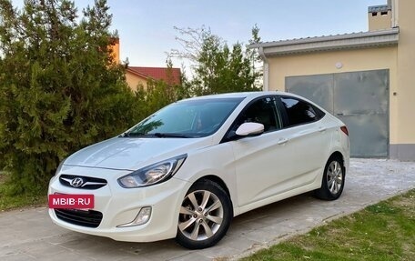 Hyundai Solaris II рестайлинг, 2011 год, 980 000 рублей, 5 фотография