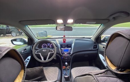 Hyundai Solaris II рестайлинг, 2011 год, 980 000 рублей, 16 фотография