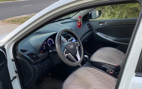 Hyundai Solaris II рестайлинг, 2011 год, 980 000 рублей, 19 фотография