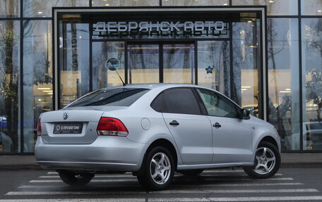 Volkswagen Polo VI (EU Market), 2011 год, 690 000 рублей, 2 фотография